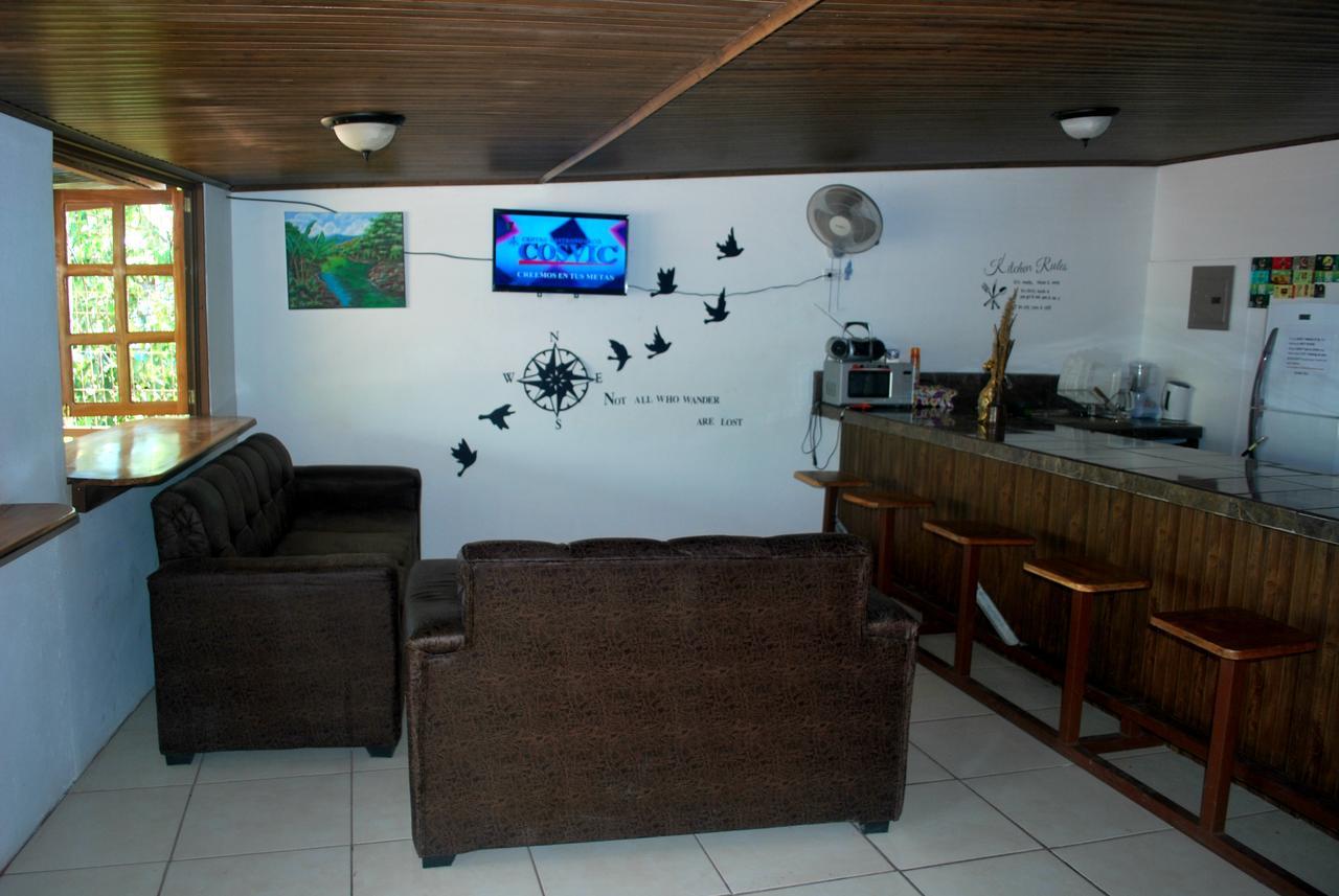 Passifloras Hostel Quepos Extérieur photo